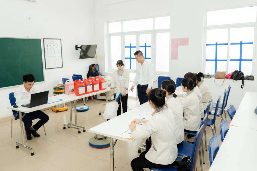 cong_ty_v_sinh_ti_long_bien_9