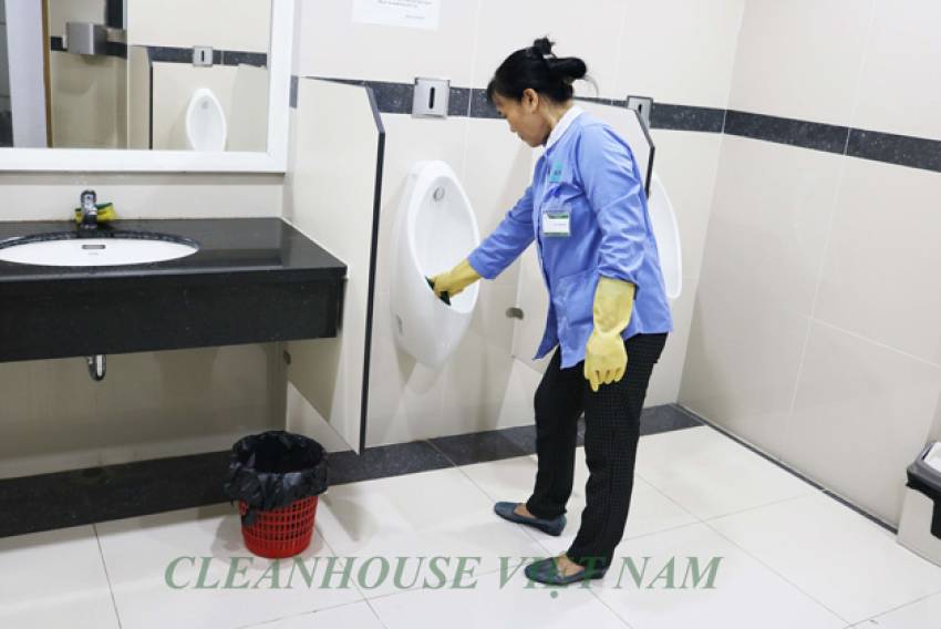 dch_v_v_sinh_hang_ngay_cho_trng_hc_ti_ba_inh_1