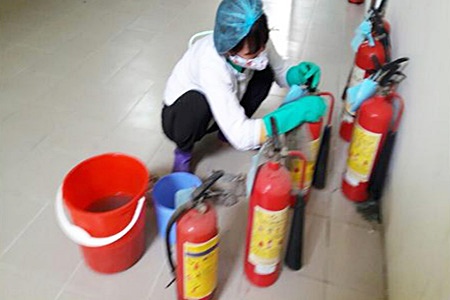 Nhân viên vệ sinh công nghiệp Cleanhouse Việt Nam Nhân viên vệ sinh công nghiệp Cleanhouse Việt Nam